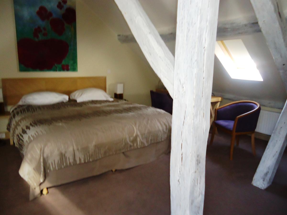 Hotel Le Parc Marly-le-Roi Oda fotoğraf
